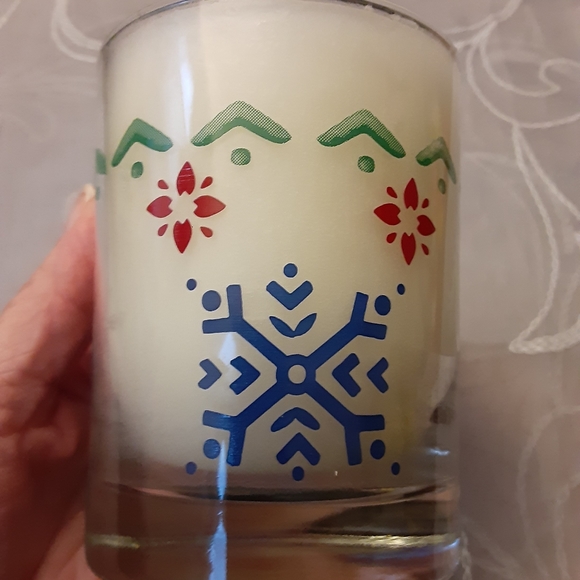Single Wick Christmas Candle* Never Burned App 4" Tall & 3" Across - Picture 3 of 4